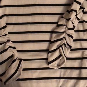 Long sleeve shirt, great with leggings and boots!